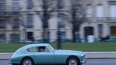 Traversée de Paris 2012 - Aston Martin DB2 vert filé