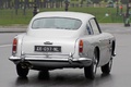 Traversée de Paris 2013 - Aston Martin DB4 gris 3/4 arrière droit