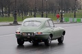 Traversée de Paris 2013 - Jaguar Type E 4.2 vert 3/4 arrière droit