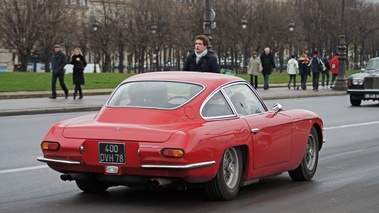 Traversée de Paris 2013 - Lamborghini 400 GT rouge 3/4 arrière droit