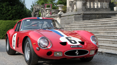 Villa d'Este 2012 - Ferrari 250 GTO rouge 3/4 avant droit