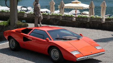 Villa d'Este 2012 - Lamborghini Countach LP400 orange 3/4 avant droit