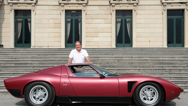 Villa d'Este 2012 - Lamborghini Miura SVJ rouge profil