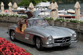 Villa d'Este 2012 - Mercedes 300 SL gris 3/4 avant droit portes ouvertes