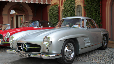 Villa d'Este 2012 - Mercedes 300 SL gris 3/4 avant gauche