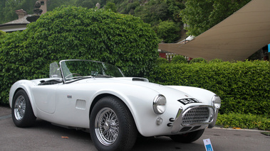 Villa d'Este 2013 - AC Cobra 289 blanc 3/4 avant droit