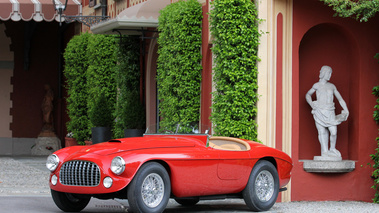 Villa d'Este 2013 - Ferrari rouge roadster 3/4 avant gauche