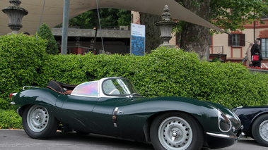 Villa d'Este 2013 - Jaguar XKSS vert profil