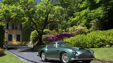 Villa d'Este 2016 - Aston Martin DB4 GT Zagato vert 3/4 avant droit