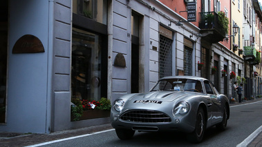 Villa d'Este 2017 - Aston Martin DB4 GT Zagato gris 3/4 avant gauche