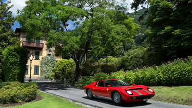 Villa d'Este 2017 - Lamborghini Miura rouge 3/4 avant droit