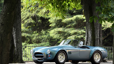 Villa d'Este 2017 - Shelby Cobra 427 bleu 3/4 avant gauche