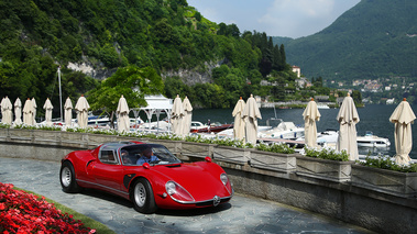 Villa d'Este 2018 - Alfa Romeo 33 Stradale rouge 3/4 avant droit