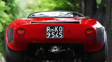 Villa d'Este 2018 - Alfa Romeo 33 Stradale rouge face arrière