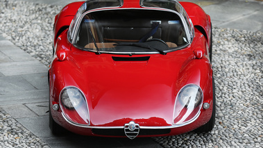 Villa d'Este 2018 - Alfa Romeo 33 Stradale rouge face avant vue de haut