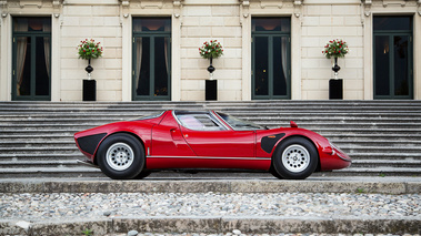 Villa d'Este 2018 - Alfa Romeo 33 Stradale rouge profil 4