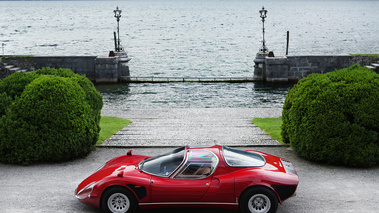 Villa d'Este 2018 - Alfa Romeo 33 Stradale rouge profil vue de haut