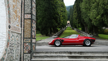 Villa d'Este 2018 - Alfa Romeo 33 Stradale rouge profil