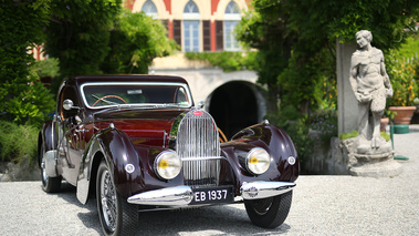 Villa d'Este 2018 - Bugatti Type 57 Atalante noir/bordeaux 3/4 avant droit 2