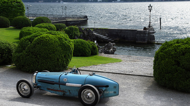 Villa d'Este 2018 - Bugatti Type 59 Grand Prix bleu 3/4 arrière gauche vue de haut