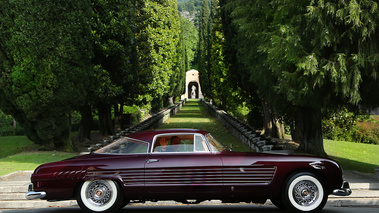 Villa d'Este 2018 - Cadillac Serie 62 Ghia bordeaux profil