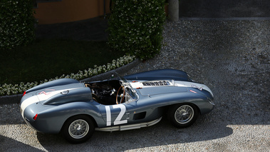 Villa d'Este 2018 - Ferrari 335 Sport anthracite/blanc 3/4 arrière droit vue de haut