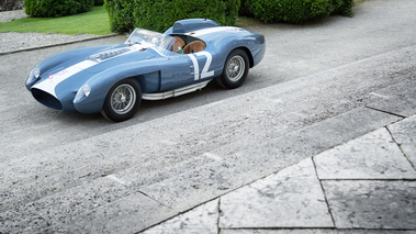 Villa d'Este 2018 - Ferrari 335 Sport anthracite/blanc 3/4 avant gauche vue de haut 2