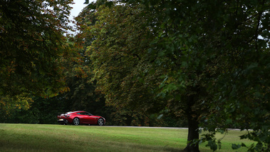 Windsor Castle Concours of Elegance 2016 - Aston Martin V12 Zagato rouge 3/4 arrière droit