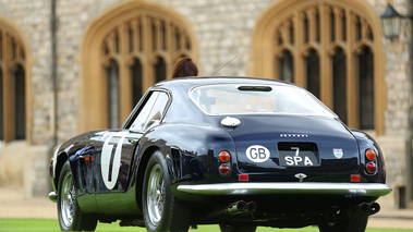 Windsor Castle Concours of Elegance 2016 - Ferrari 250 GT SWB bleu 3/4 arrière gauche