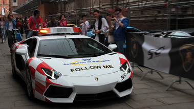 Lamborghini Aventador LP700-4 pace car 3/4 avant droit