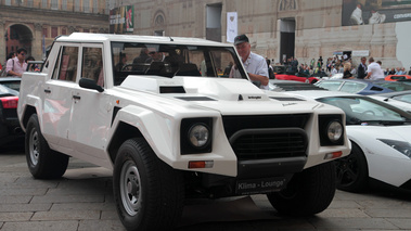 Lamborghini LM002 blanc 3/4 avant droit