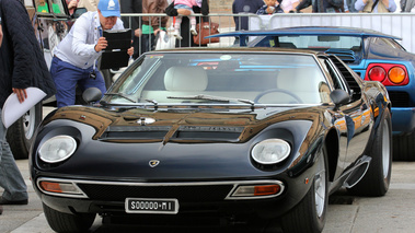 Lamborghini Miura SV Jota noir 3/4 avant gauche