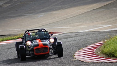 Autodrome Radical Meeting - Caterham Super 7 noir face avant penché