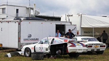 Autodrome Radical Meeting - Chevrolet Camaro GT2 blanc 3/4 arrière gauche