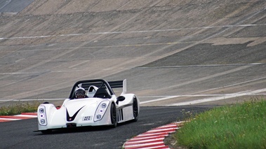 Autodrome Radical Meeting - Radical SR3 SL blanc 3/4 avant gauche penché