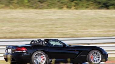 Autodrome Radical Meeting 2012 - Dodge Viper SRT-10 noir 3/4 arrière droit filé