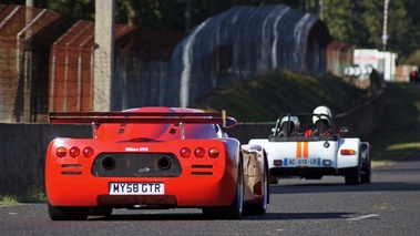 Autodrome Radical Meeting 2012 - Ultima GTR rouge face arrière