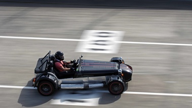 Caterham Super 7 noir filé vue de haut