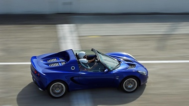 Lotus Elise S2 bleu filé vue de haut