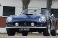 Cars & Coffee Paris - Mars 2012 - Ferrari 250 GT California Spider bleu 3/4 avant gauche