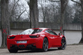 Cars & Coffee Paris - Mars 2012 - Ferrari 458 Italia rouge 3/4 arrière droit