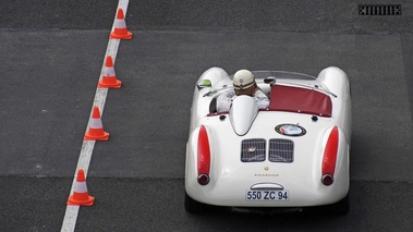 Porsche 550 Spyder blanc face arrière vue de haut