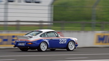 Porsche 911 Carrera rothmans 3/4 arrière droit filé