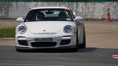 Porsche 997 GT3 MkII blanc face avant