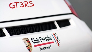 Porsche 997 GT3 RS MkII blanc/rouge logo capot moteur