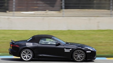 Jaguar F-Type V6S noir filé