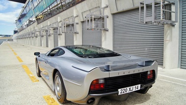 Jaguar XJ220 gris 3/4 arrière gauche