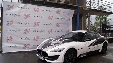 Maserati GranTurismo Sport blanc/noir 3/4 avant gauche