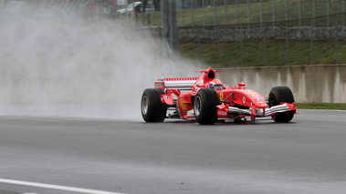 Ferrari Finali Mondiali 2011 - Mugello - F1 rouge 3/4 avant droit filé