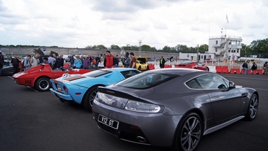 GT Prestige 2012 - Montlhéry - Aston Martin V12 Vantage anthracite 3/4 arrière droit